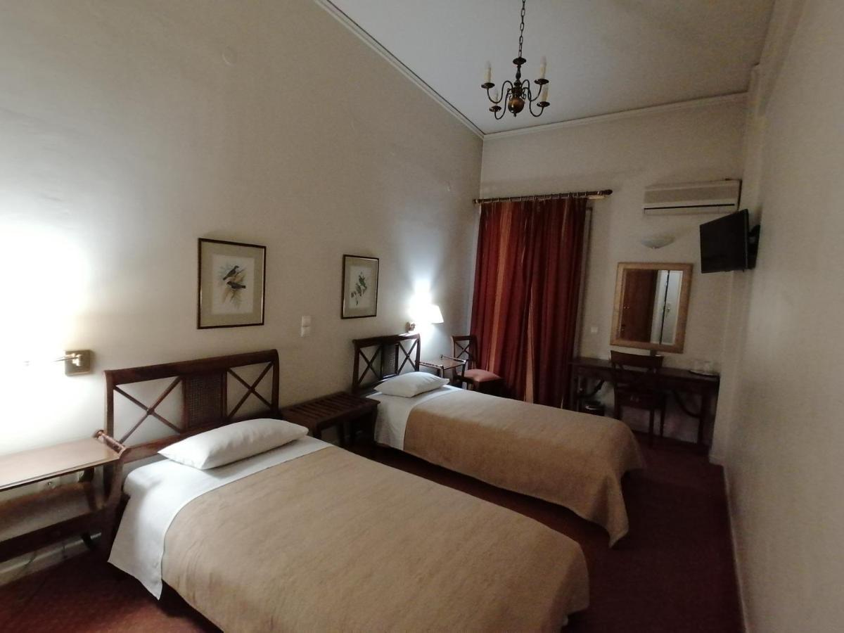 Hotel Galaxias アグリニオ エクステリア 写真