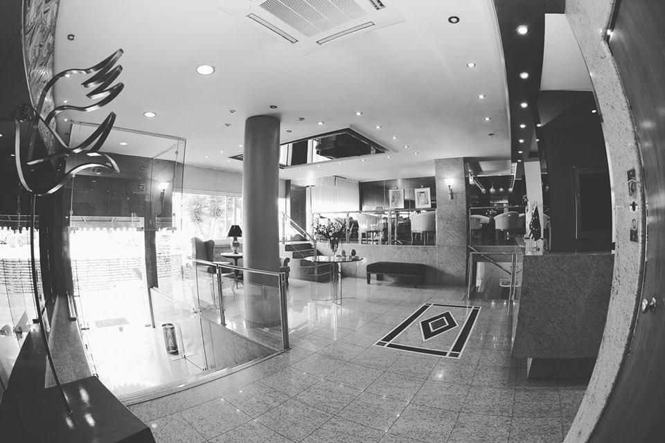 Hotel Galaxias アグリニオ エクステリア 写真