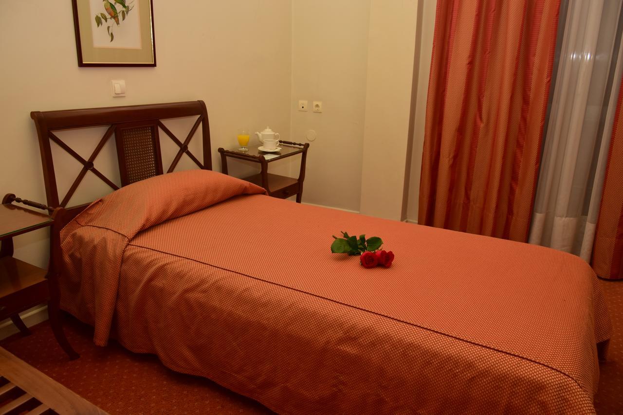 Hotel Galaxias アグリニオ エクステリア 写真